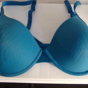 Women's Bra Size 38 C by Hanes Opens in Back Has adjustable Straps.